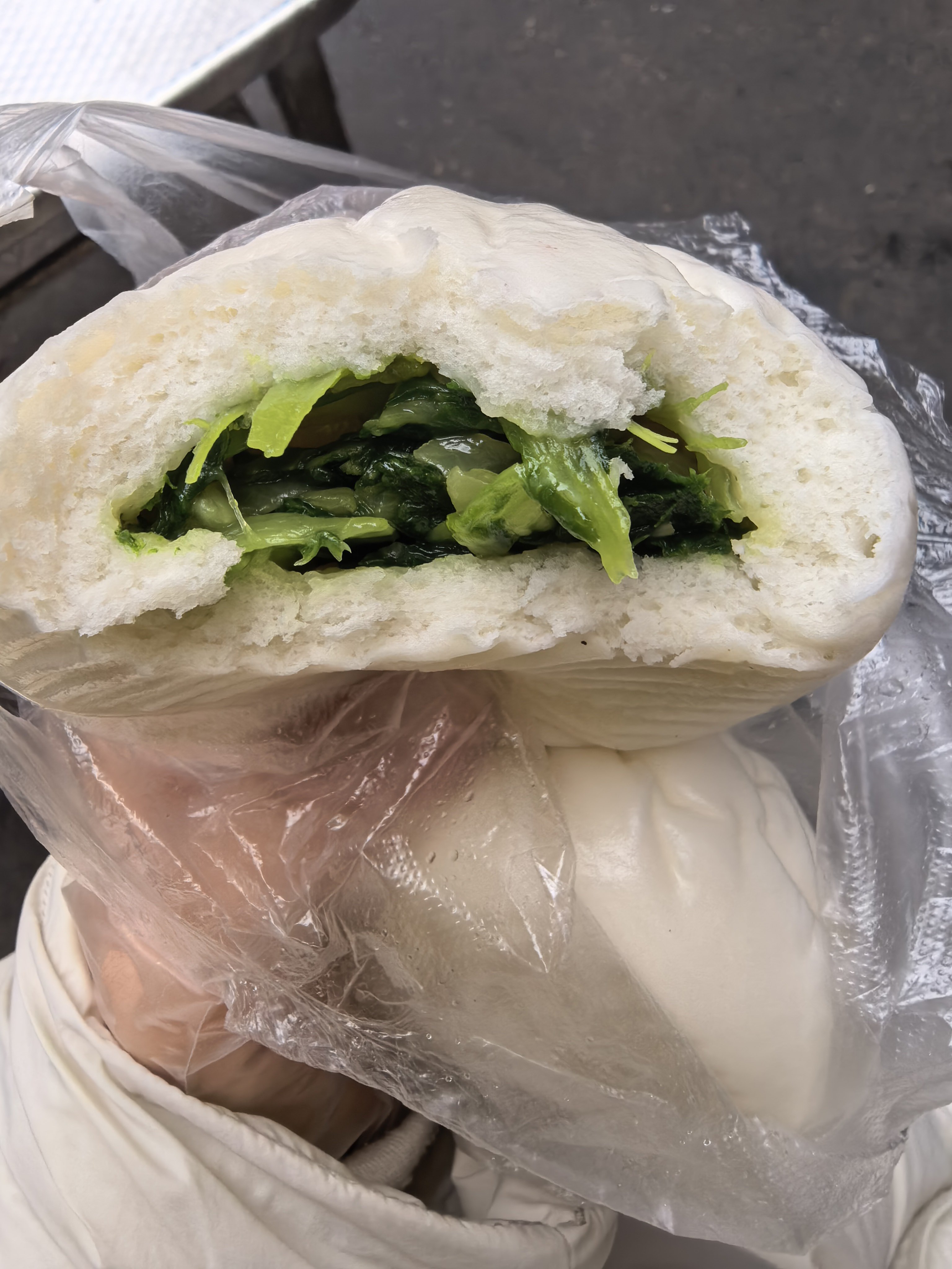 我喜欢吃青菜包……但是青菜包里为什么都要加香菇？（每次都要挑，挑，挑……出来……