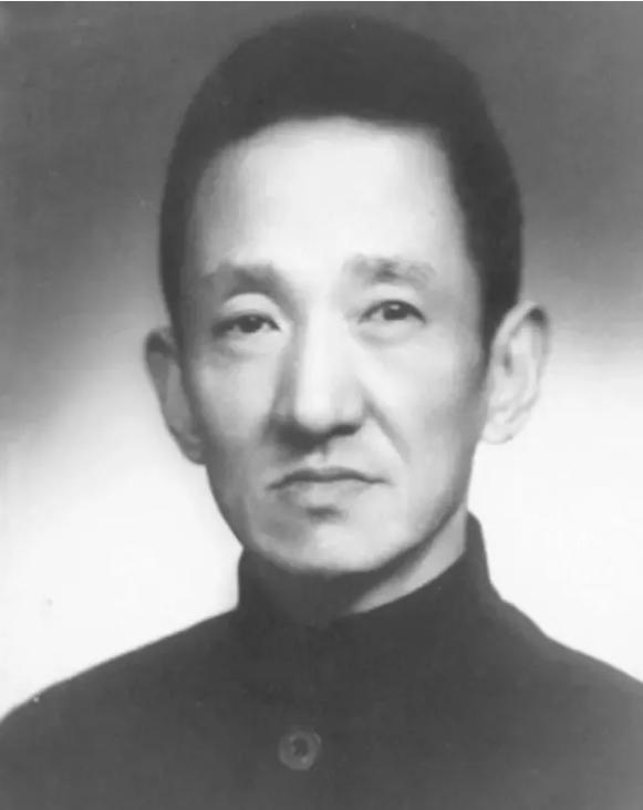 1947年南京的深夜，蒋介石的“文胆”陈布雷避开特务眼线，悄悄走进中共驻南京办事