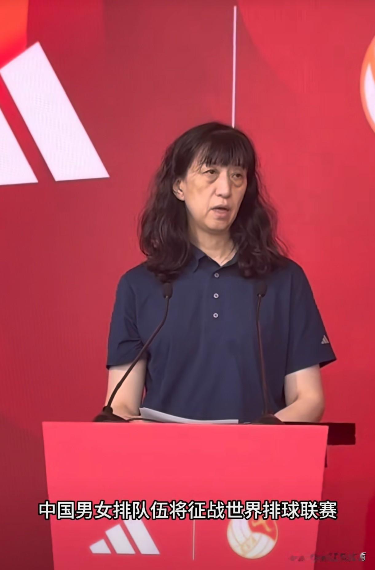 赖亚文憔悴的令球迷心疼不已。赖亚文今日在南京出席品牌签约仪式，原本就单薄的她又憔