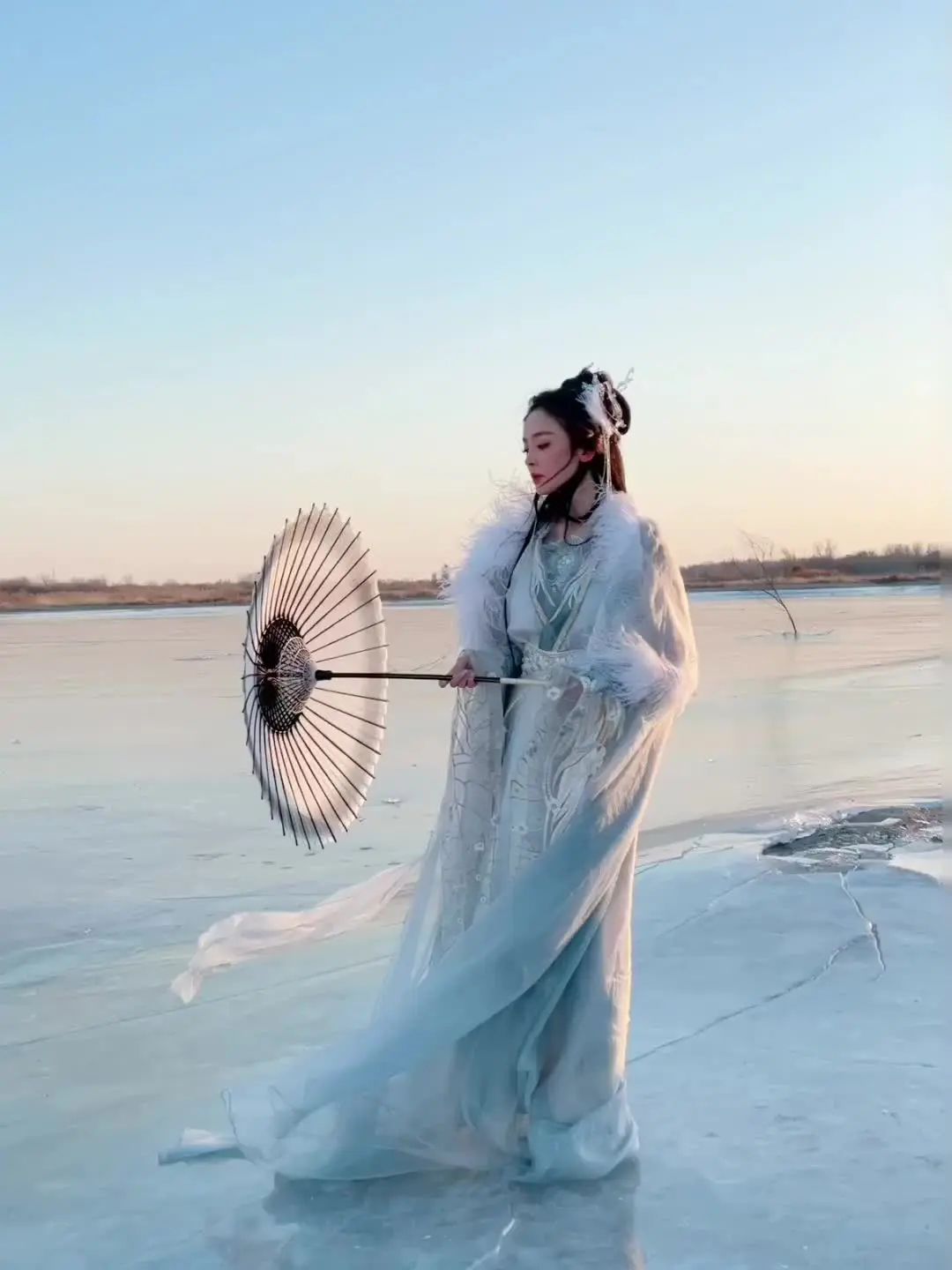你撑把小纸伞 叹姻缘太婉转