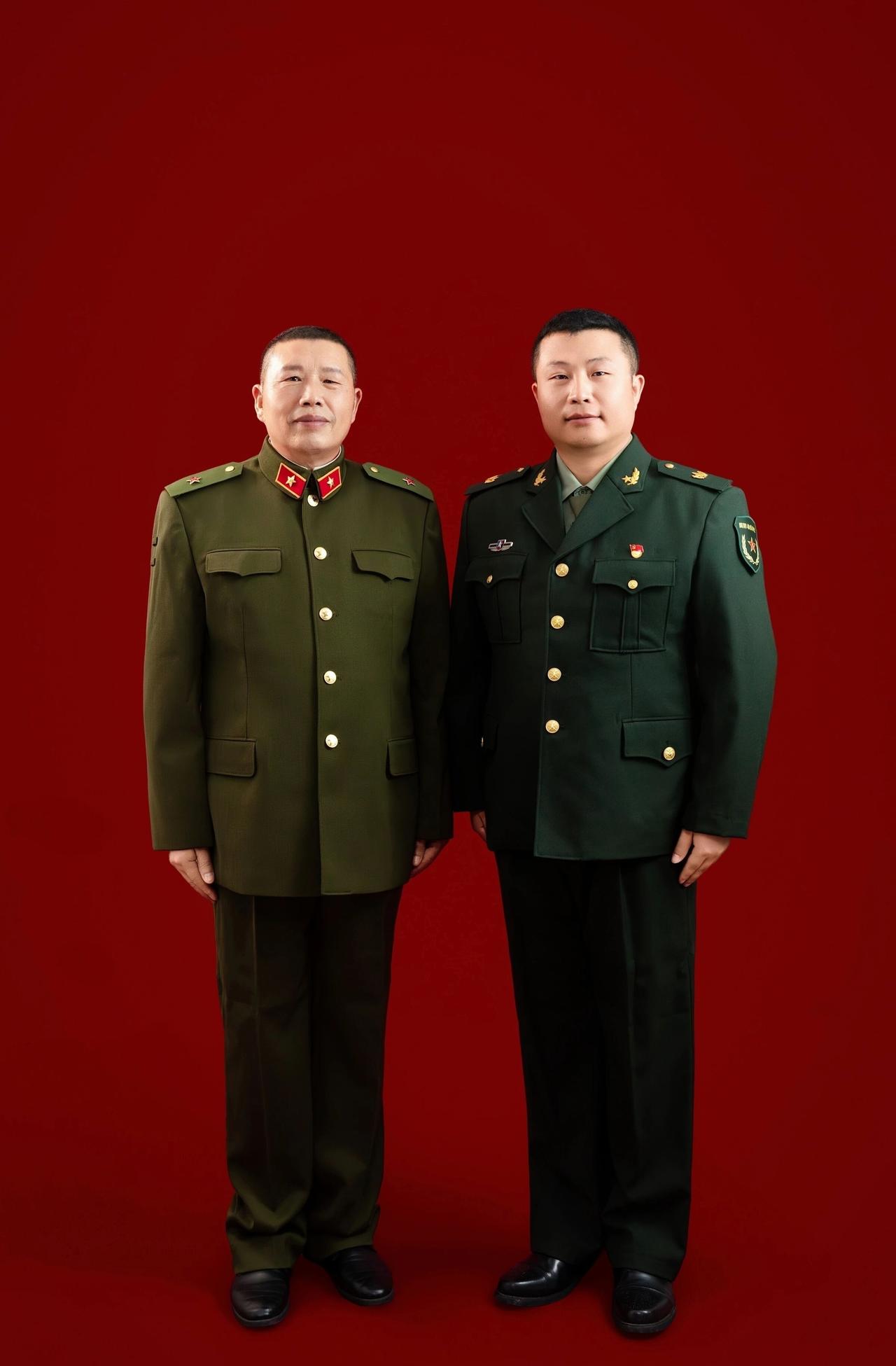 换装了！1985年，我军启用了新的军服，定名为“85式军服”；1988年10月，
