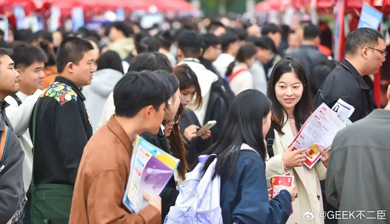 麻醉学就业率几乎100%抛开待遇光谈就业率就是片面的数字陷阱。看似人人都能顺利上
