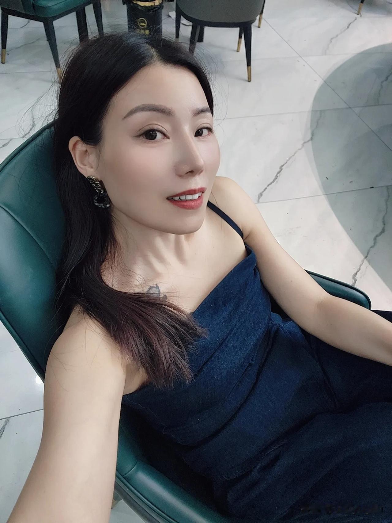 在平淡琐碎的日子里学会用自己喜欢的方式取悦自己，不是生活有意思而是你热爱生活才有
