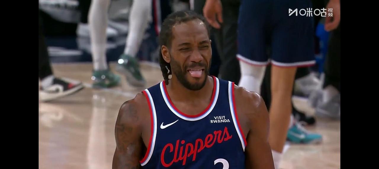 登哥的天赋和能力会一直打第六人？别搞笑了。他如果一直打第六人也可以啊，三少不拆家