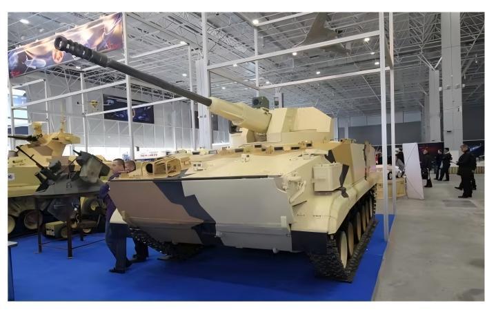 无人版，战斗模块的炮塔可搭配不同武器。
　　俄罗斯将BMP-3底盘进行无人化改造