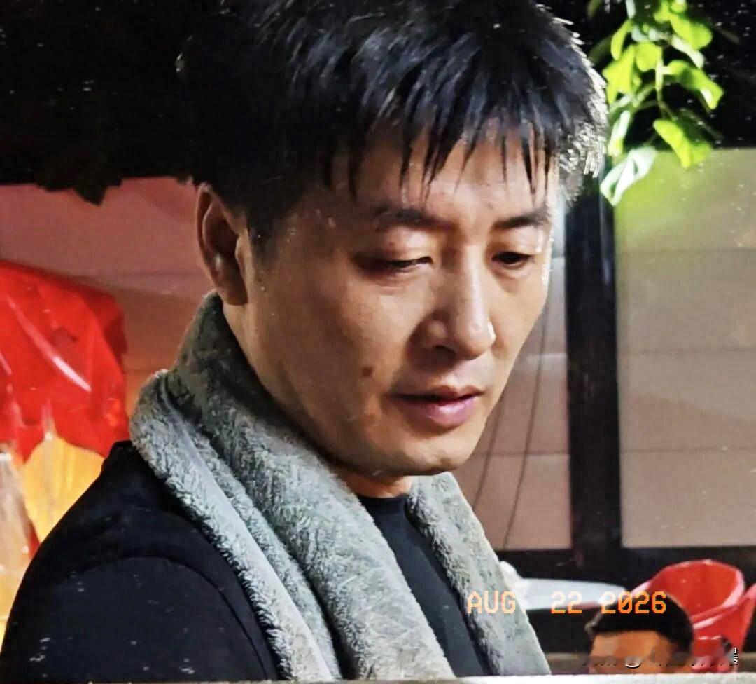 好奇查了查陈杰，
不查不知道，
这一查我也是感概啊！

以前在装卸队扛过大件，跑