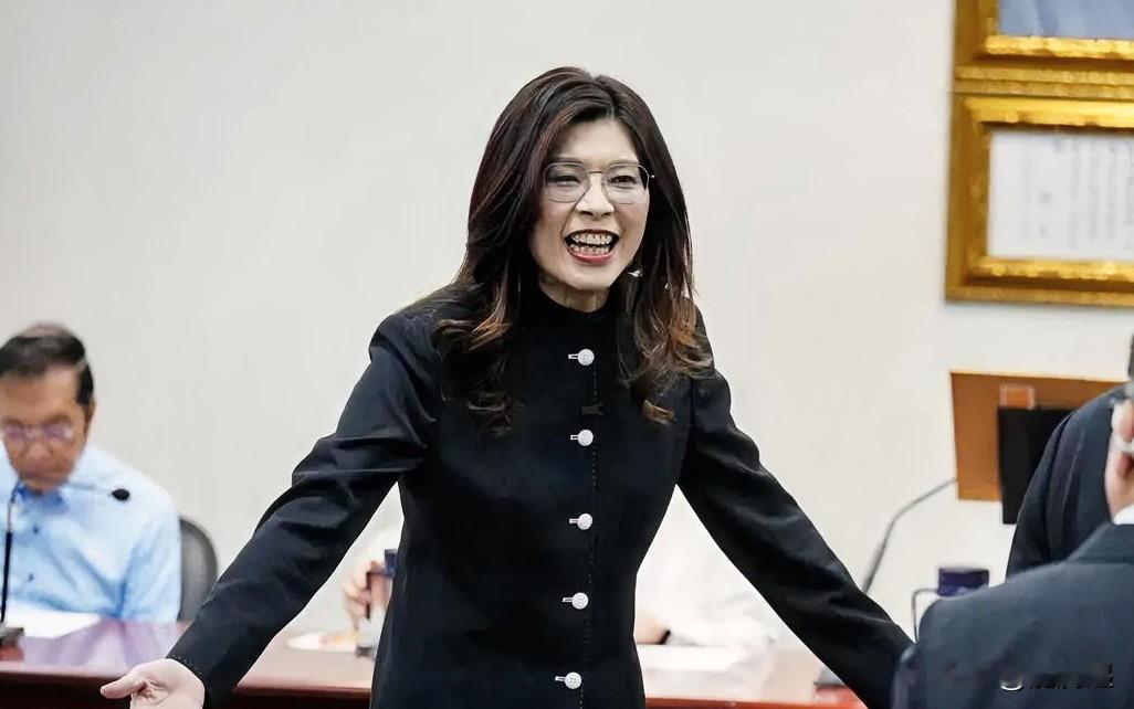 “对等尊严”、“欧盟模式”，国民党与民进党既要又要还要！
 
两岸身份根本不对等