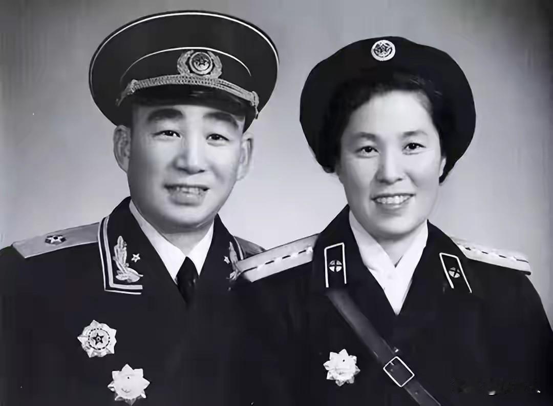 1949年后不久，江西泰和县苑前乡螺岗村的老人们，在冬天的火塘边，经常会提起村里