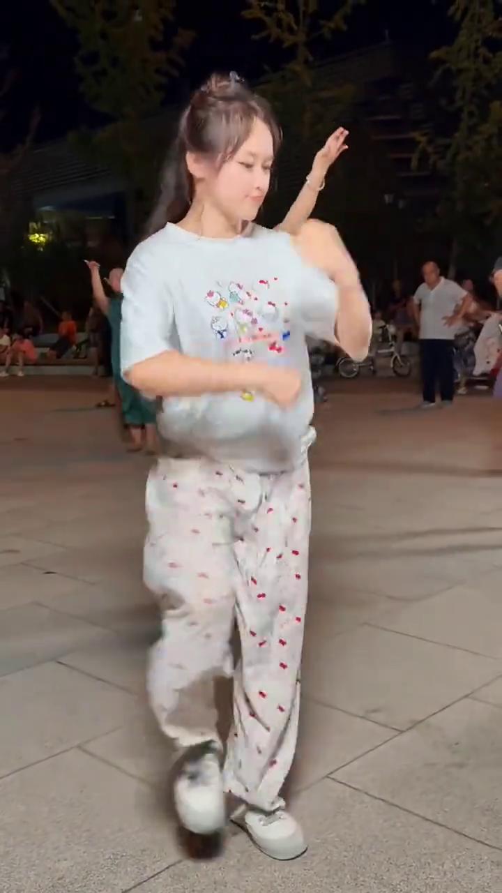 哎呦我的妈，哈哈。