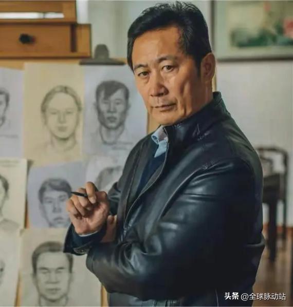 此人名为林宇辉，曾在抓捕人贩子“梅姨”的行动中贡献卓著，他依据知情人的描述亲自绘