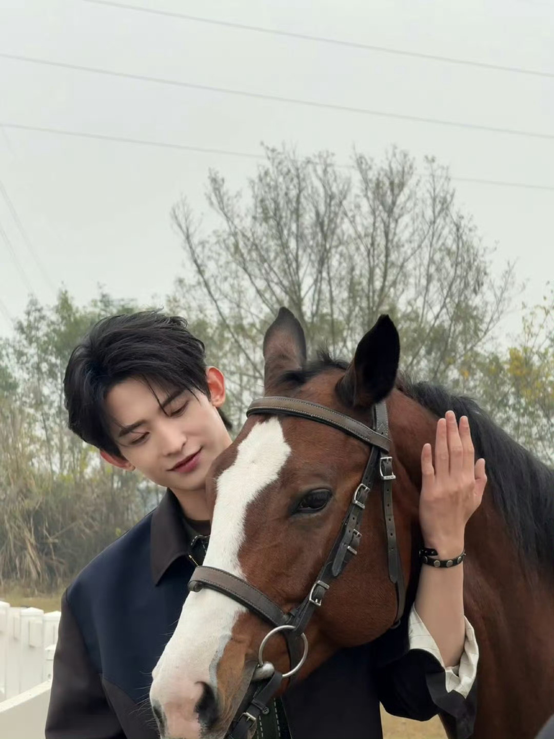 我们慈父是这样的…九月:爸比你怎么遇到其他小动物也这么温柔！！！ 