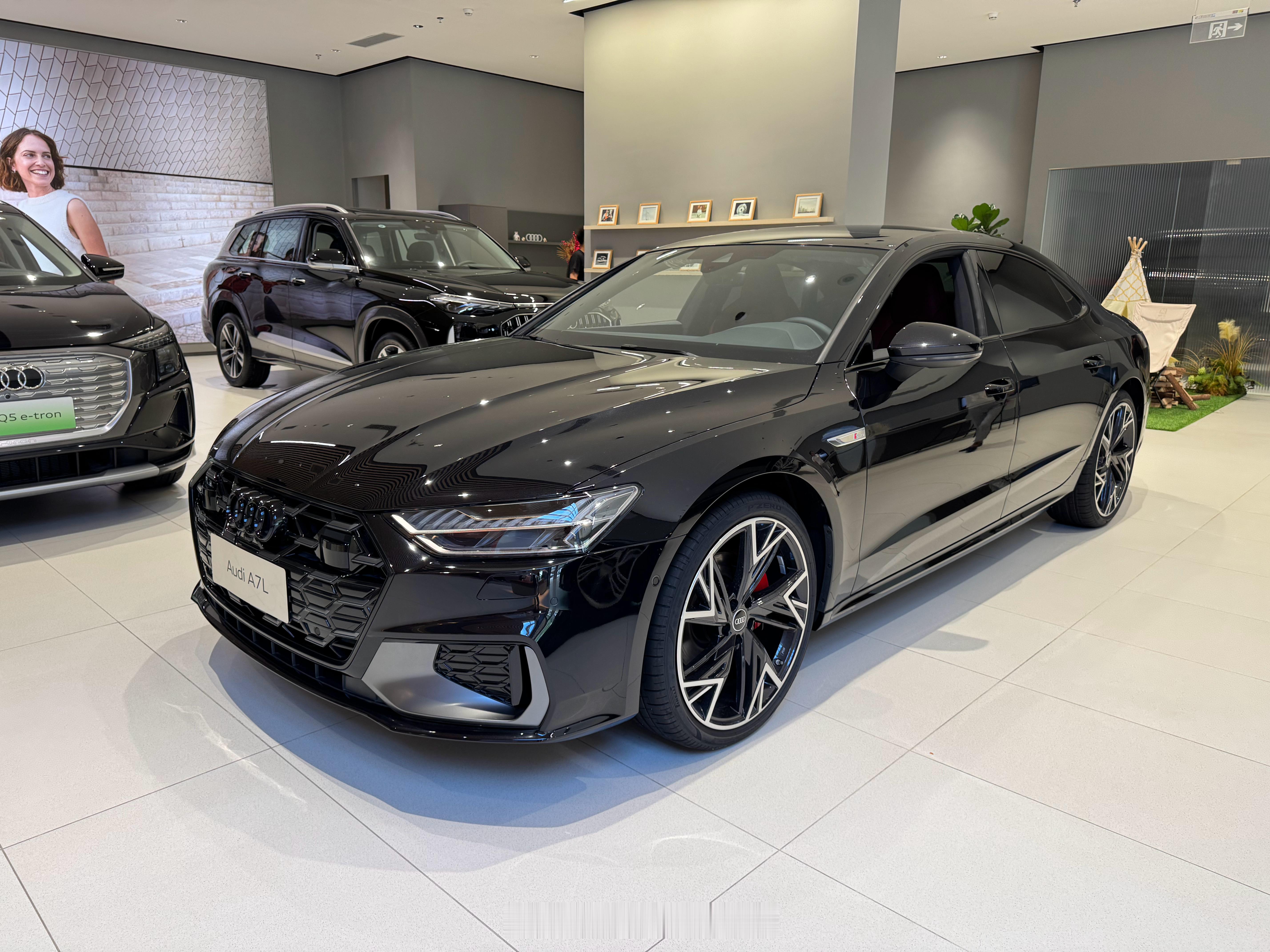 说个冷知识，上汽奥迪两台主力车，A7L和Q6，价格都来到了30来万了[doge]