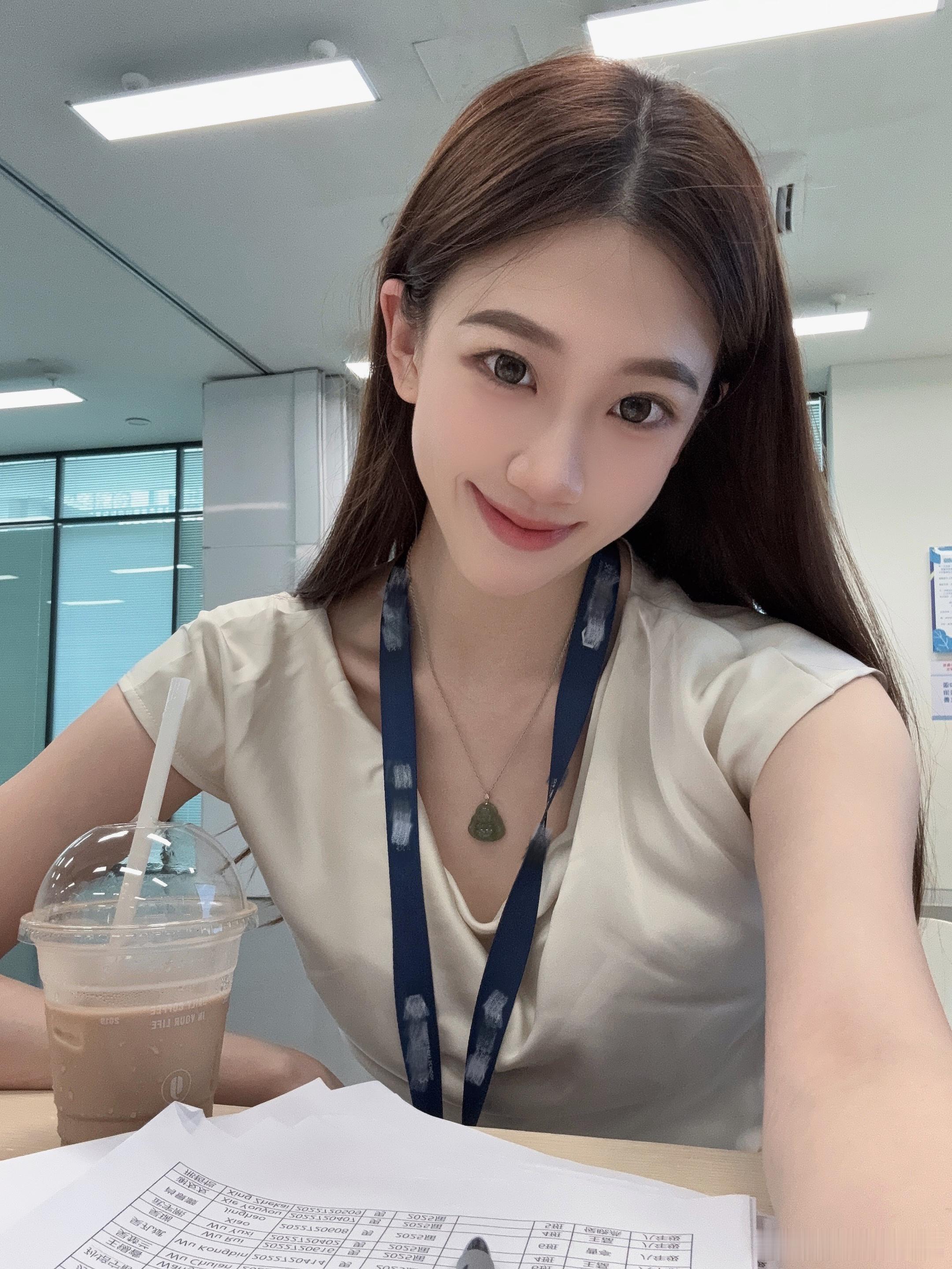 9:30就要上课的我此时在家里疯狂舞动半个钟备了两个八拍的课希望自己能硬着头皮上
