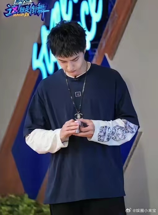 网传王一博 acne巴黎时装周看秀行程已定，到时也可能会官宣全球最高 Title