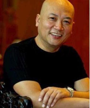 她走了，他36年的“董事长”再也不会回来了。
85岁的陈丽华病逝，74岁的迟重瑞