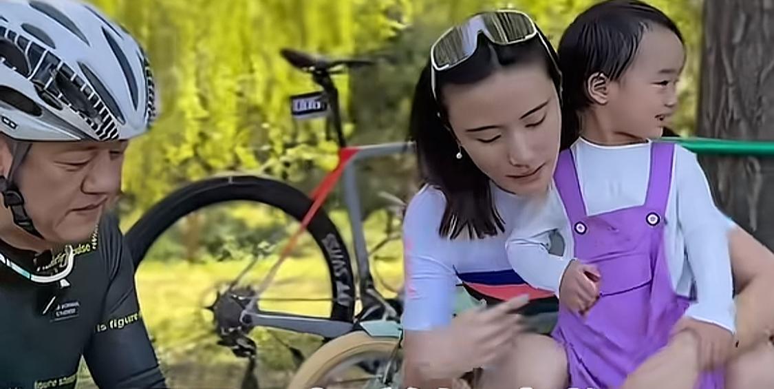 李亚鹏一家