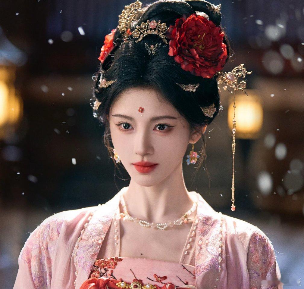 短剧是不会放弃拿🍊的角色衣服当素材库的[泪奔] ​​​