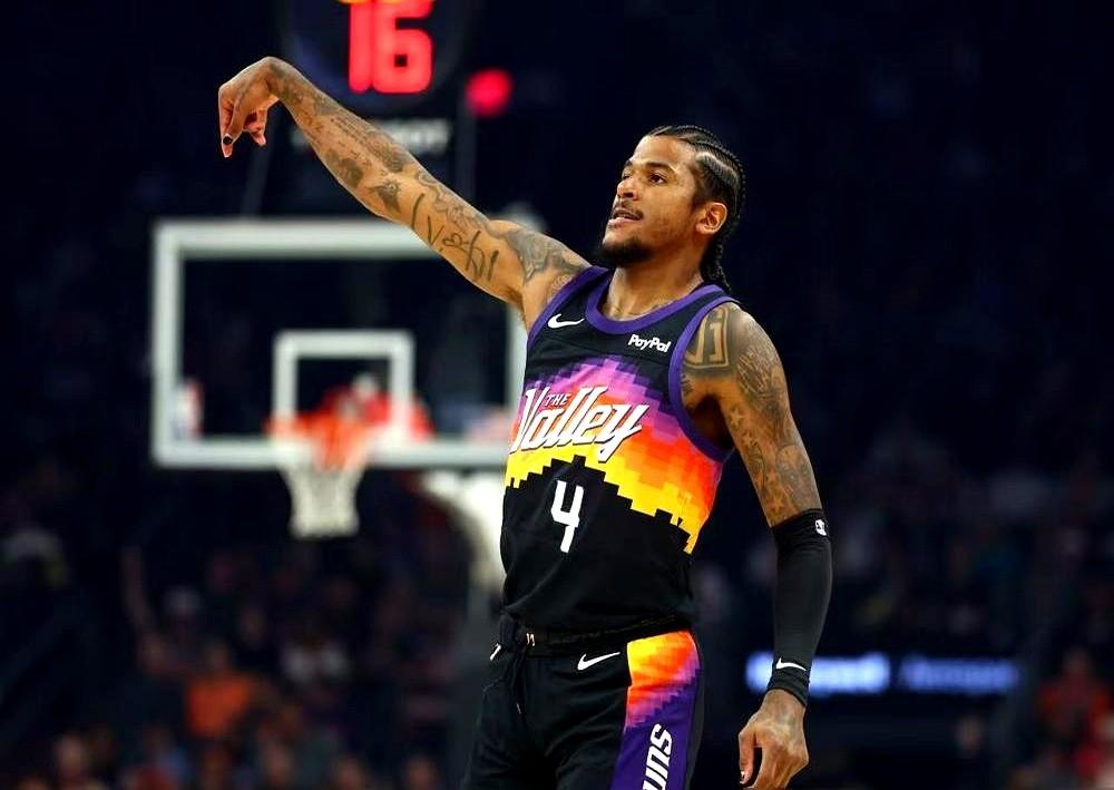 谁能想到，同一天，两位被寄予厚望的年轻核心，亲手葬送了球队的胜利。

火箭的申京