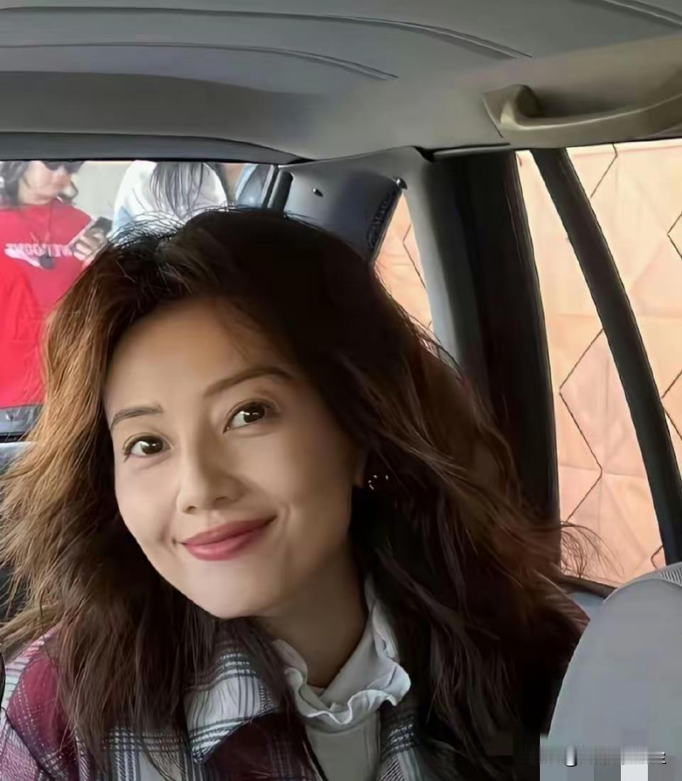 真实的高圆圆，虽然渐渐老去，也不是一般人能染指的