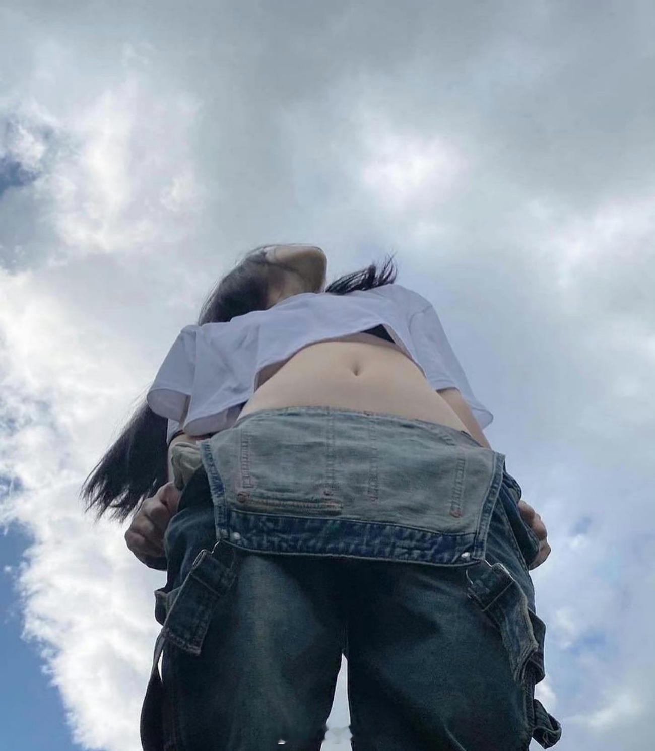 穆粉早安周四早啊，如果可以疯狂一下，大家想干什么？