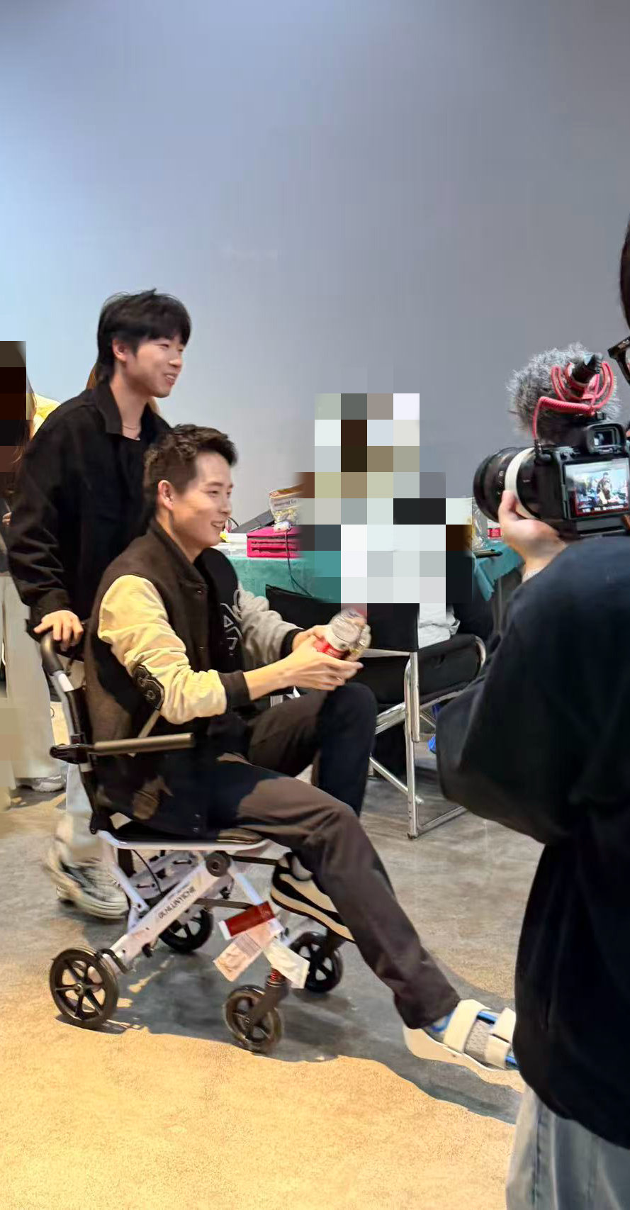 家人们来猜一猜，十周年这是在拍摄什么 