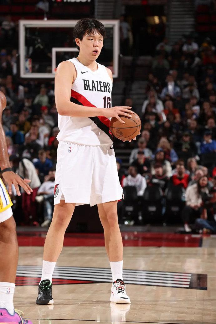 稳步适应节奏！连续登场的场次越来越稳，肉眼可见的进步速度，继续冲！ 