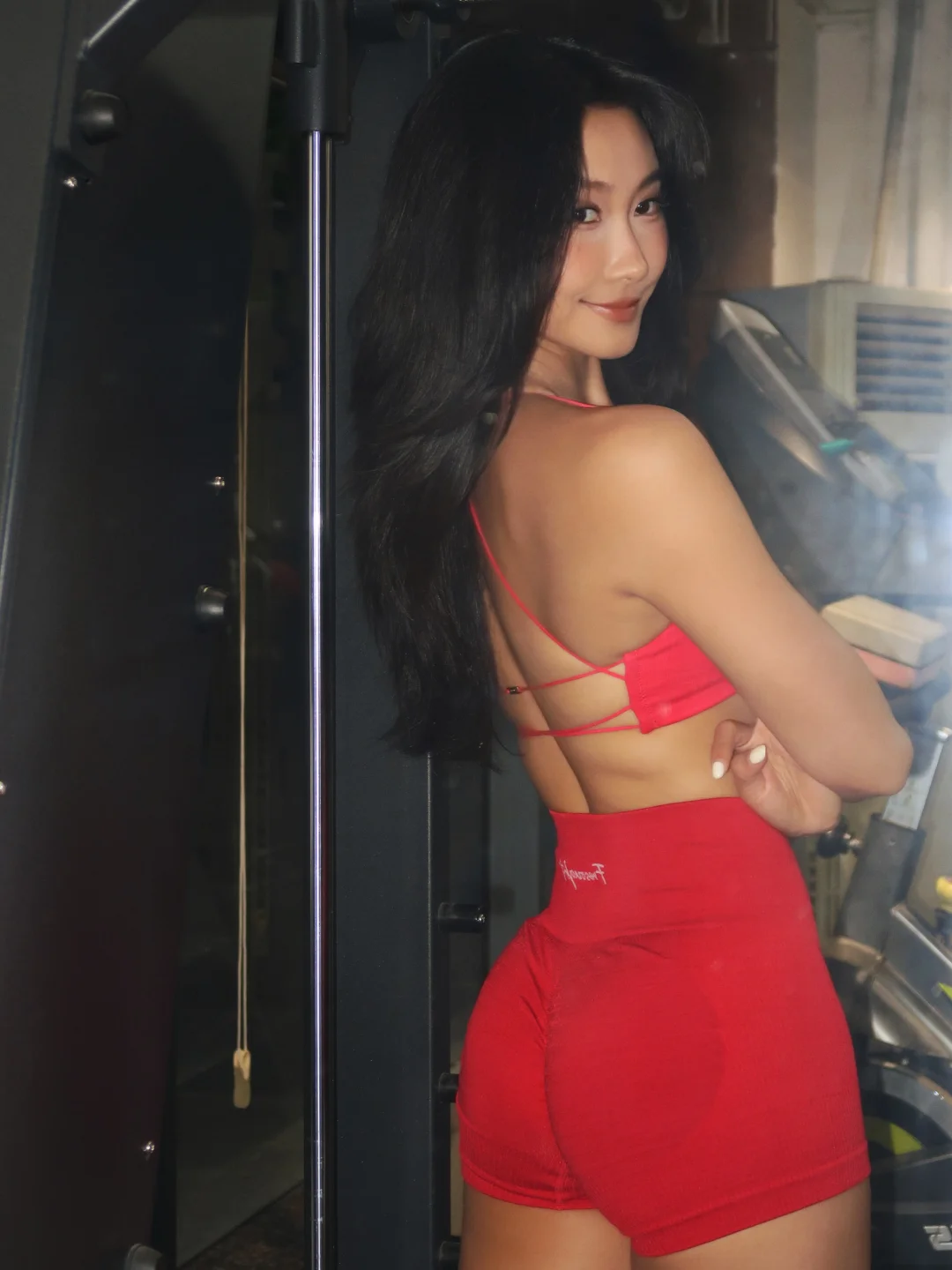 挪不开眼的中国红🐦‍🔥小麦肤很合适