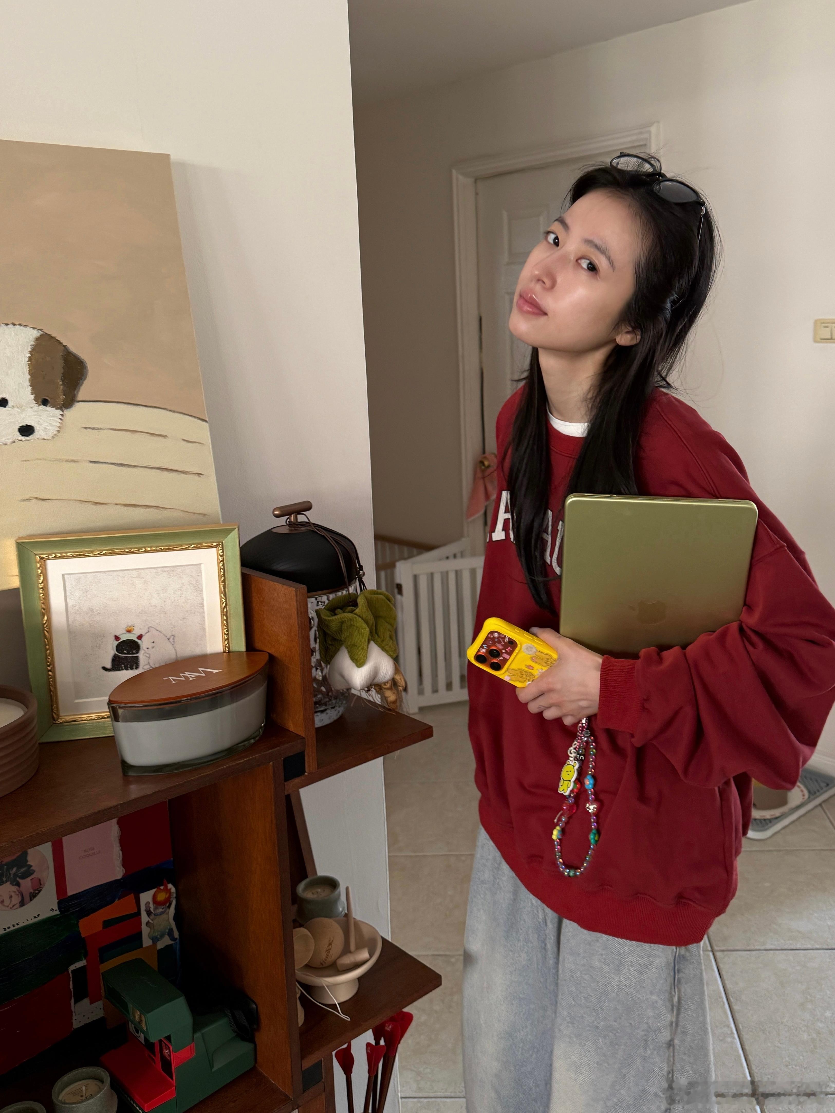 周雨彤 在复制粘贴的时代，你是手写的诗