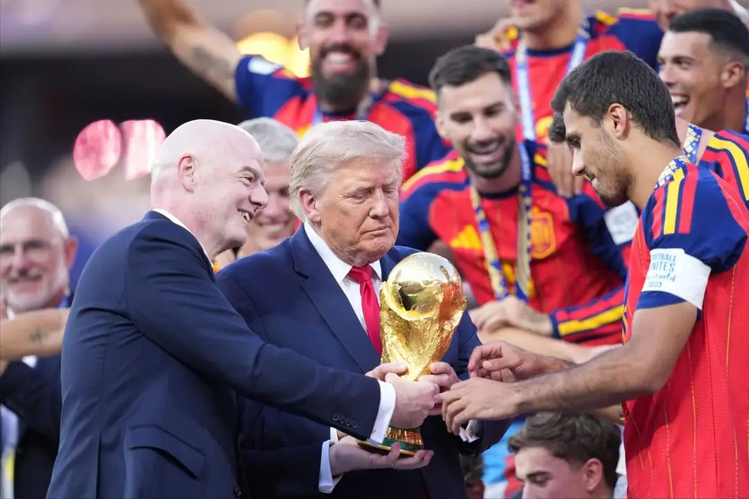 世界杯破例赦免红牌！特朗普瞄准FIFA主席进军联合国，足球外交藏深层权力图谋《纽