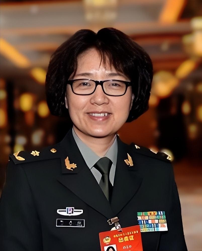 在中国医学界，有一位集多重头衔于一身的巾帼科学家，她是中国工程院院士、国家肾脏疾