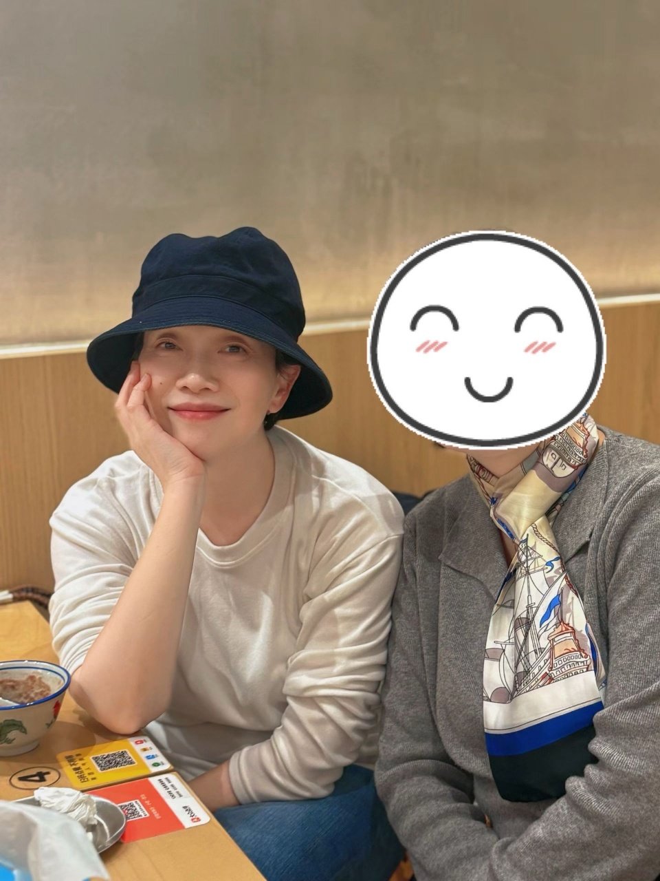 偶遇毛阿敏 问问当年房车细节网友偶遇毛阿敏晒生图，评论区秒变提问楼，核心只有一个