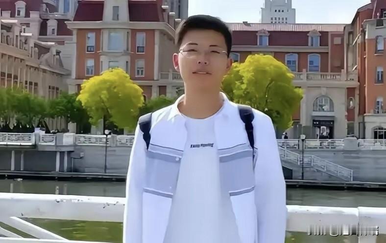 钟祥农村娃690分考入北大，却因沉迷游戏被劝退！在父母绝望、亲友嘲讽的情况下，他