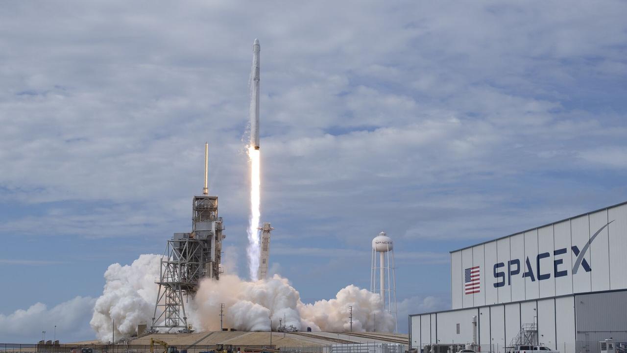 路透社：SpaceX 公司申请创建用于人工智能的轨道太阳能数据中心的许可

俄罗