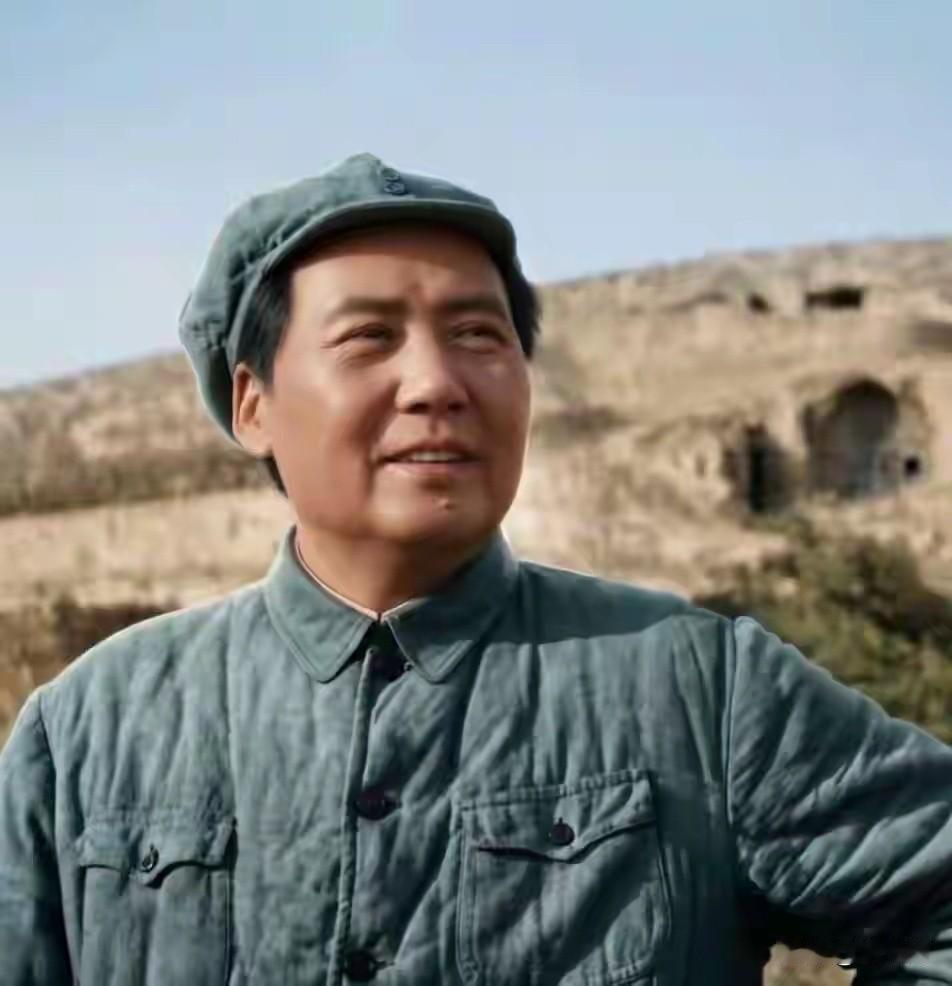 伟人拆解抽象概念的能力，是一流的“思想翻译”。再高深的理论，到他嘴里都变成村头大