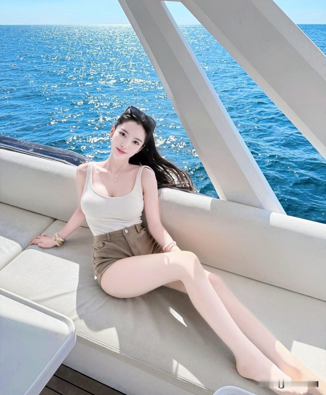 女生的快乐，真的可以很简单：海、风和阳光