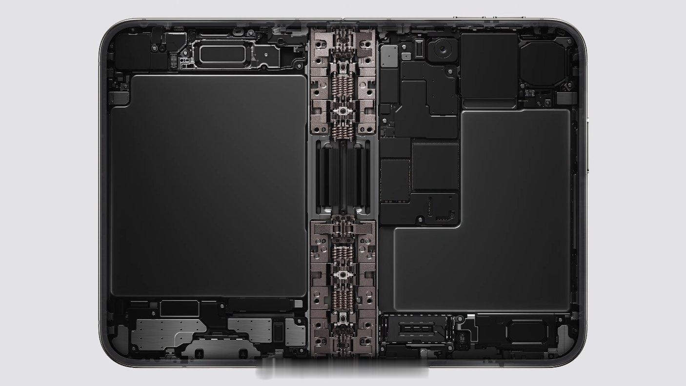 iPhone Duo 采用两块电池协同工作，可提供全天候的续航时间。内屏视频播放