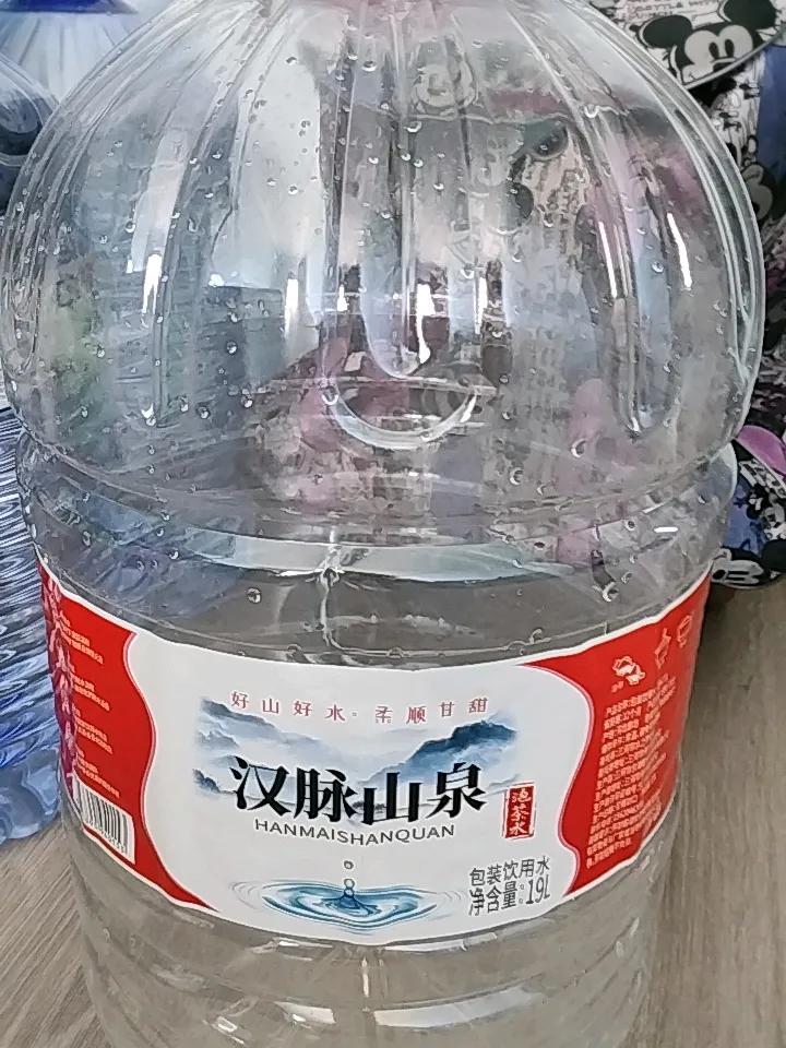 你更习惯自己烧水喝还是买桶装水我们是打纯净水，然后再烧开了喝，因为喝开水习惯了。