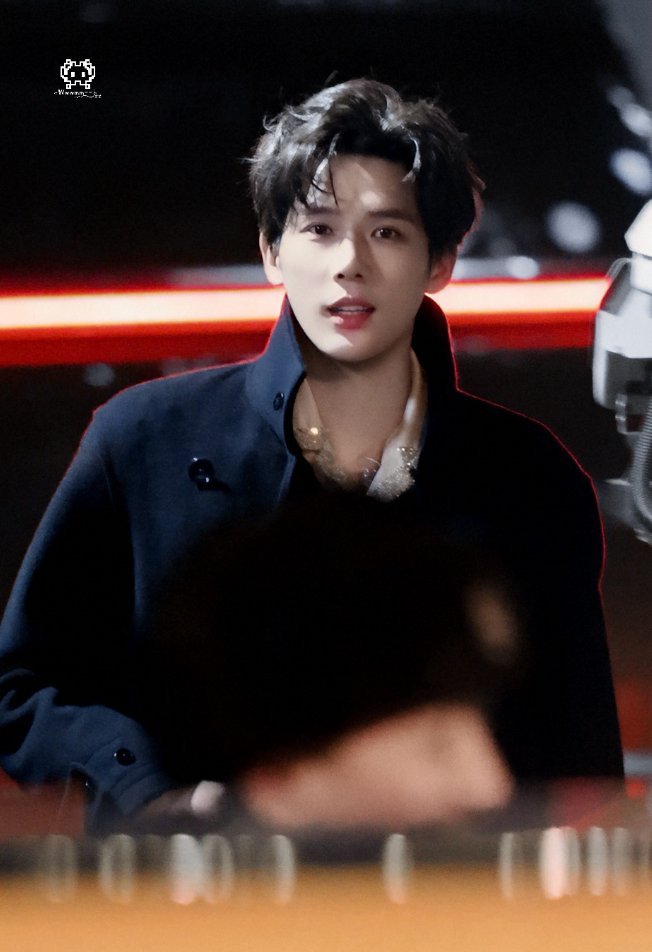 王安宇 经济上行的明媚极具感染力的笑容     尤其是笑起来眼睛亮晶晶的