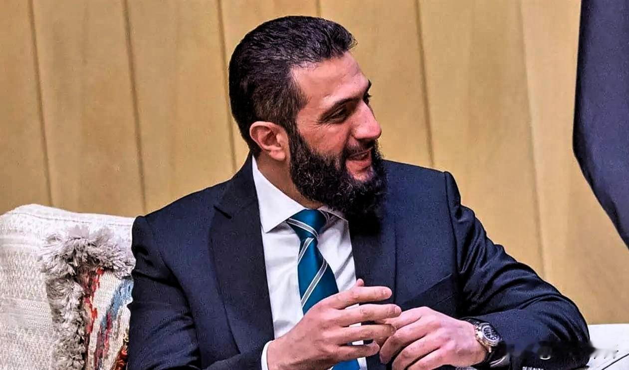 叙利亚新总统向俄罗斯喊话：想合作，先交人！

大消息！叙利亚变天后的新总统沙雷，