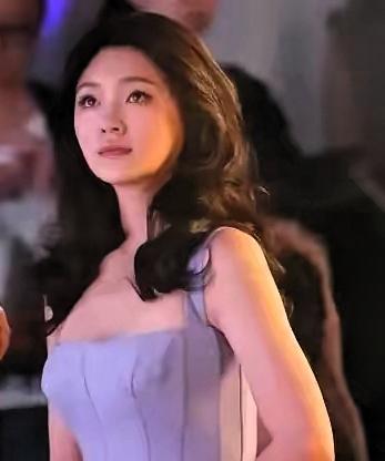 大S：没钱的“真爱”，只是自证的工具，真这样吗
大S的事情，总觉得有点怪怪的，离