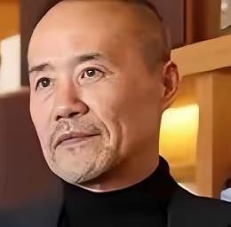 2012年王石婚变，原配王江穗的操作堪称教科书级别！
没有撕扯没有哭闹，一纸离婚