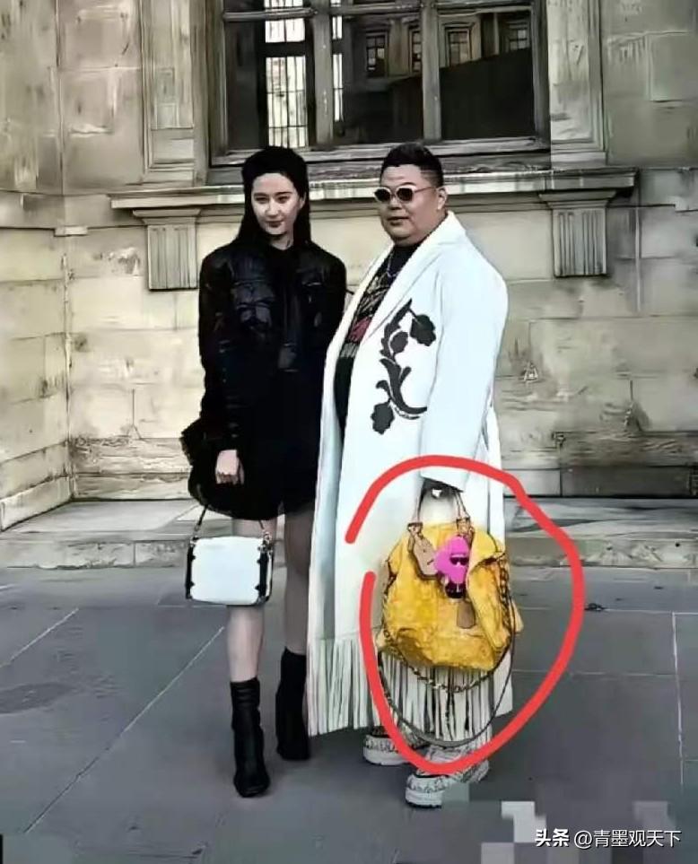 这个包，应该很贵，一般穷人看不懂的。看得懂的都不是一般人。

有时候真的是贫穷限