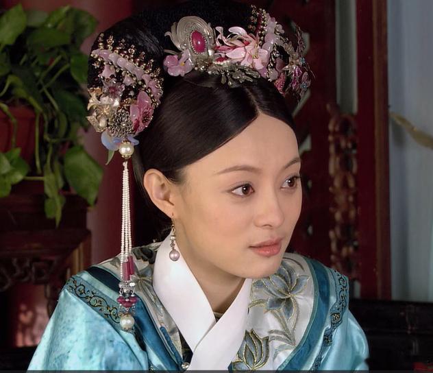 原来娘娘们每个造型的流苏和耳环都是一套的，这也太细节了！[哆啦A梦害怕][爱你]