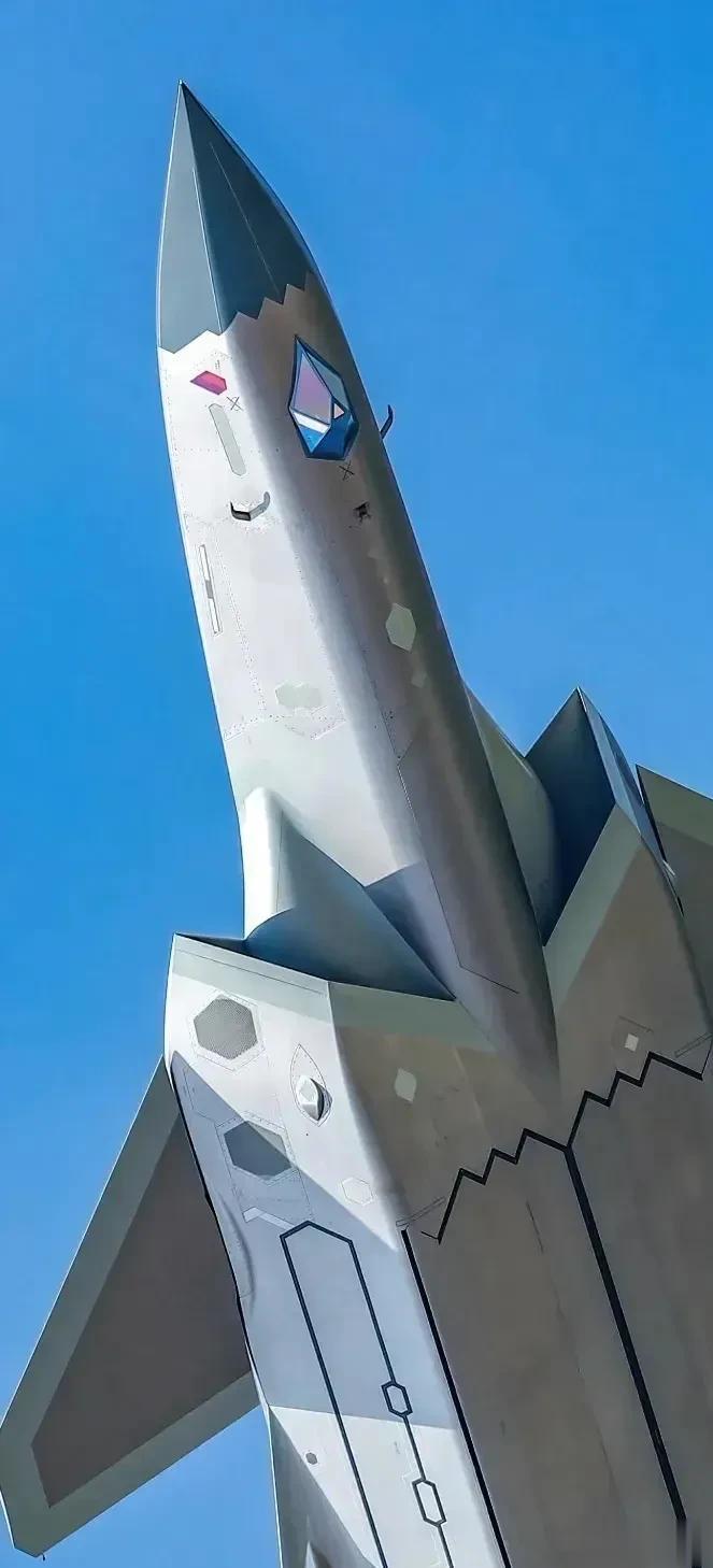 五一节快乐！劳动最光荣！
祖国领空守护神之歼二零。