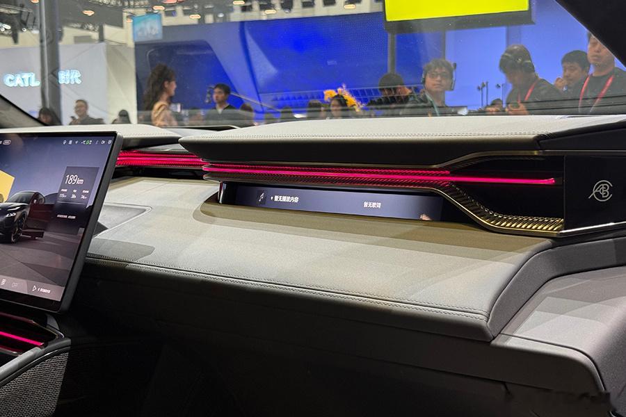 你们是哪年认识莲花汽车的？我是从郭敬明的小说里知道的，那年上高二，当时觉得特别的