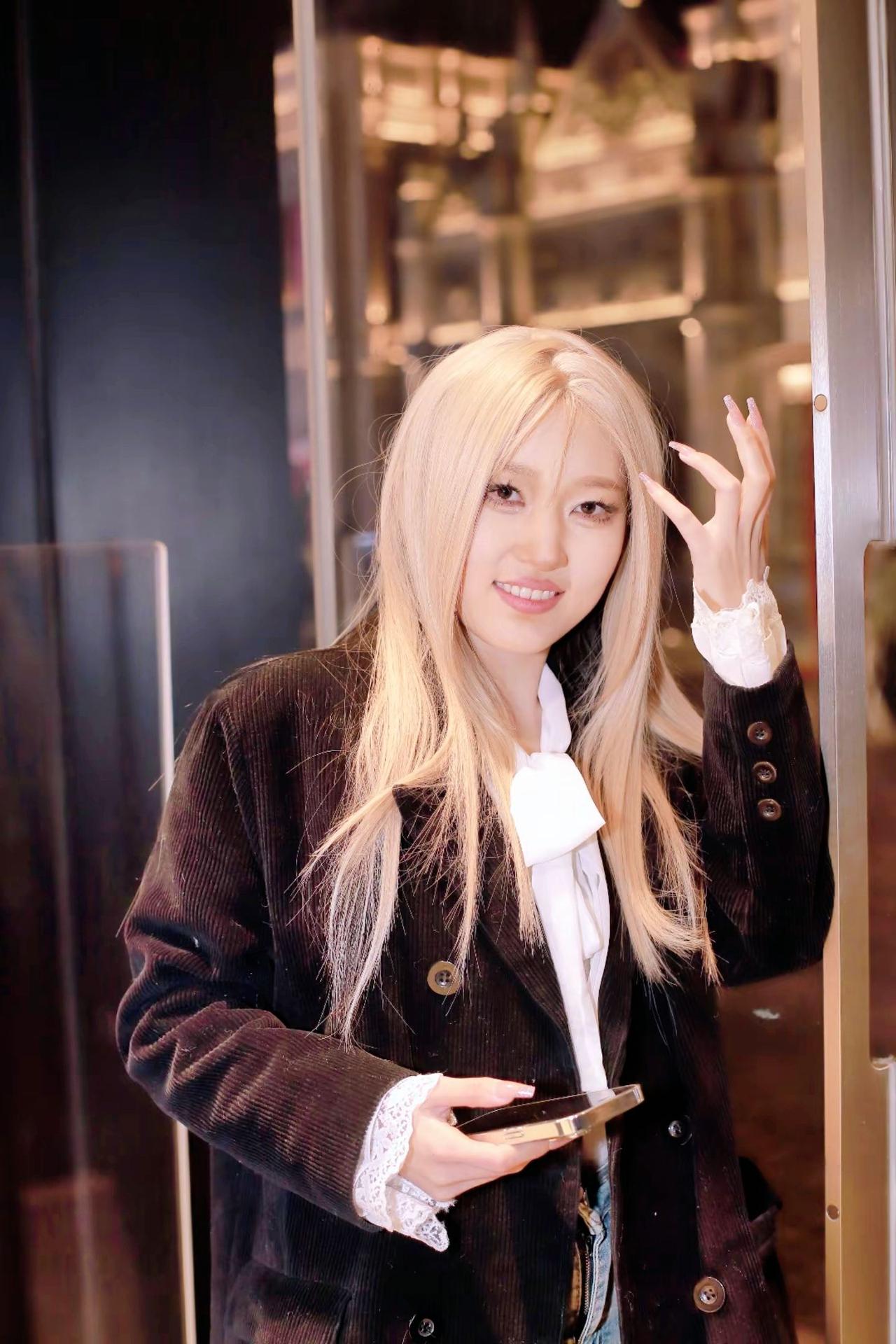 太原人像摄影约拍跟拍我镜头里的美女原创原图直出照片