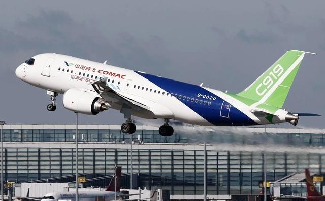 C919不陪欧洲玩了！七年审查没结果，靠中国证照先飞出国门！
围绕C919的国际
