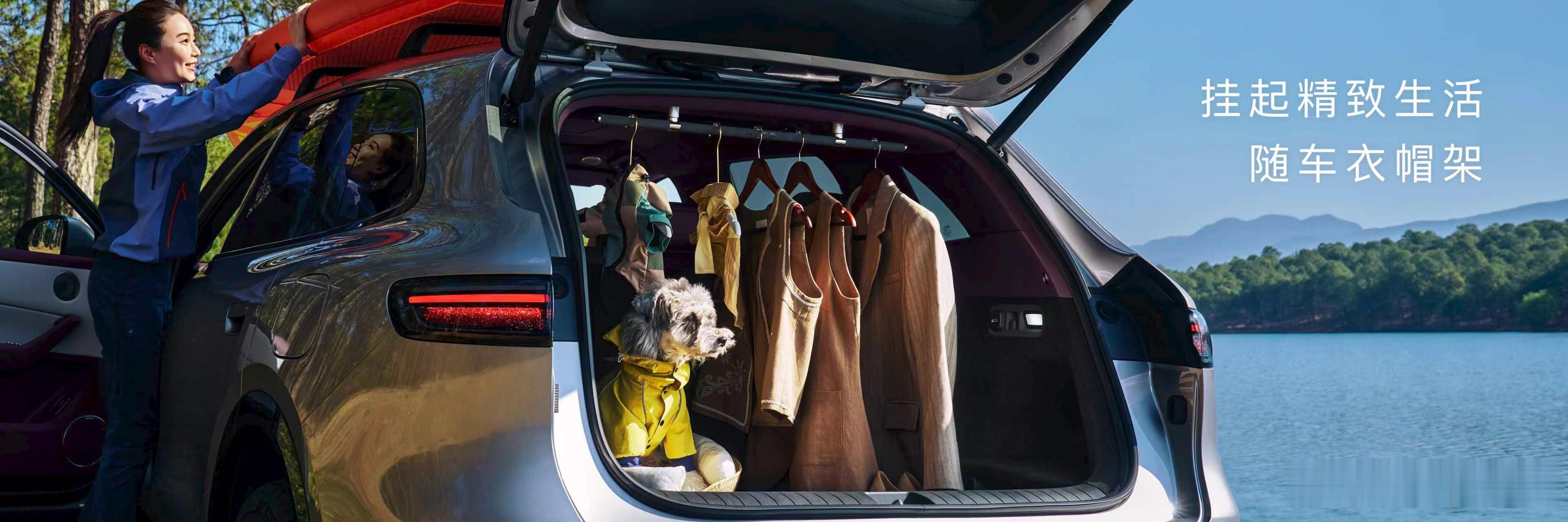 鸿蒙智行春季新品发布会 不得了，问界M6是真能装啊！这空间真大啊！这是6系？感觉