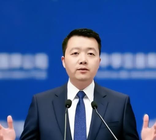 终于有个敢说真话的专家了！
罗鸿建议：取消私生子继承权！凭什么原配夫妻勒紧裤腰带