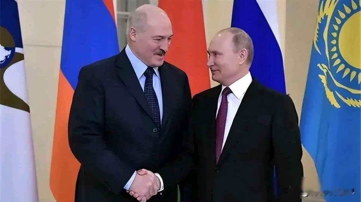 近日有不少人还在琢磨俄罗斯和白俄罗斯会不会合并，其实事情早就变了样，他们没打算组